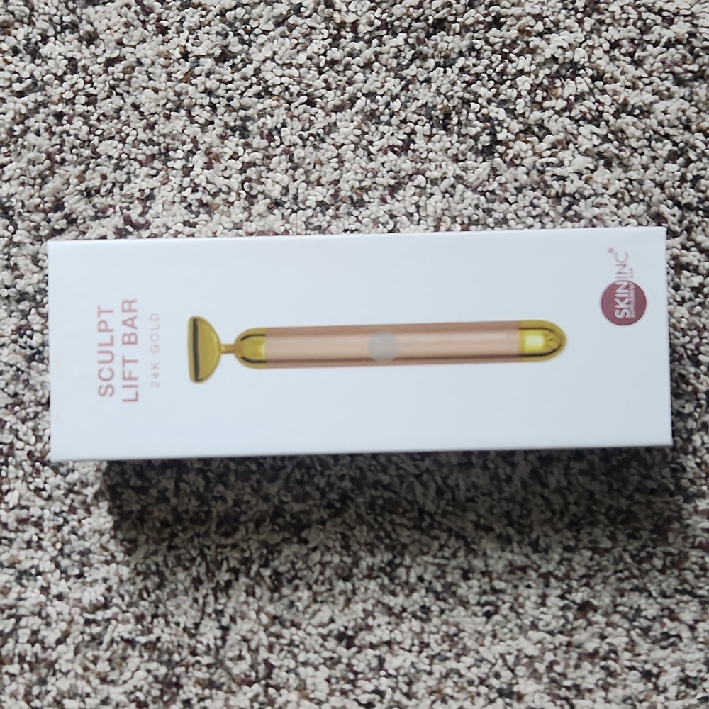 Skin Inc. 24 K gold sculpt lift tool